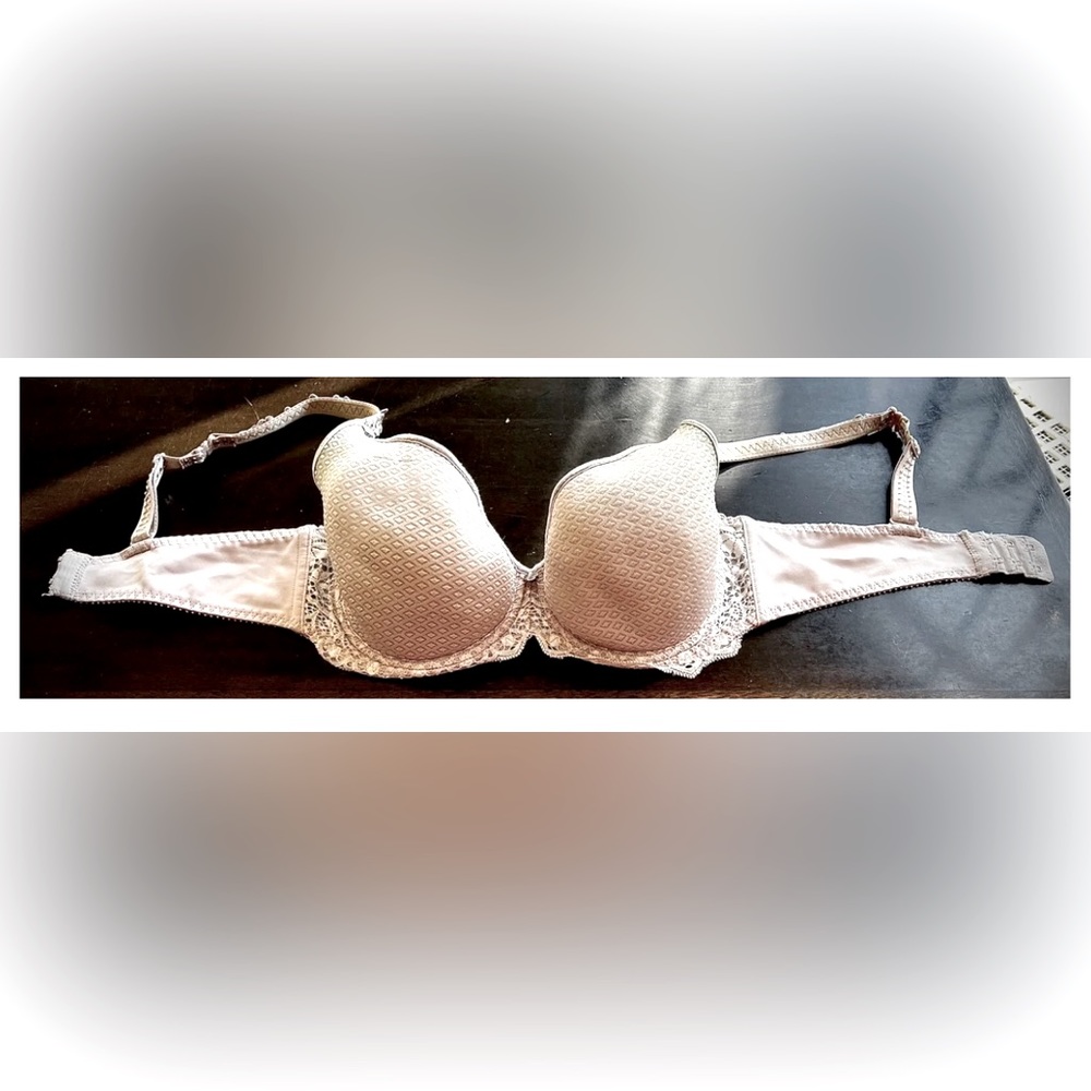 EMPREINTE. Collection CASSIOPEE Invisible full cup bra. Size 30E.